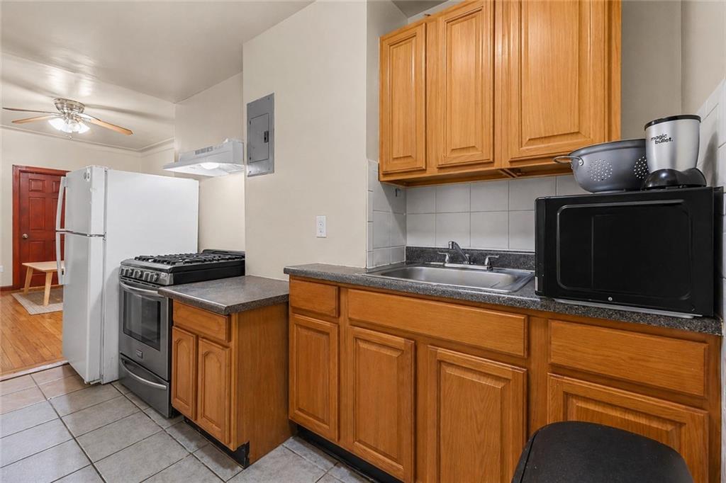 1060 Rogers Avenue Property Photo 7