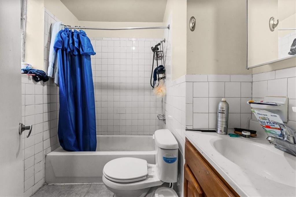 1060 Rogers Avenue Property Photo 8