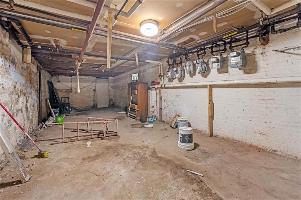 1060 Rogers Avenue Property Photo 10