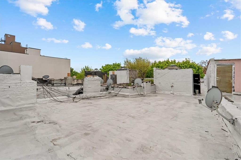 1060 Rogers Avenue Property Photo 13