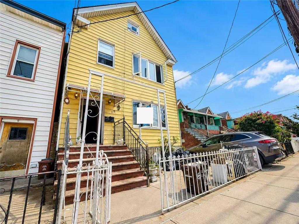 13 Bay 38th Street Property Photo 2