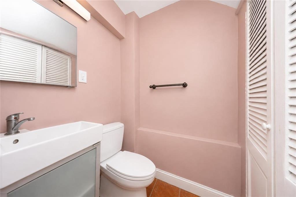 2678 Haring Street Property Photo 10