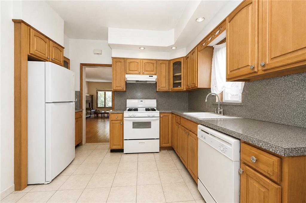 1429 70th Street Property Photo 5
