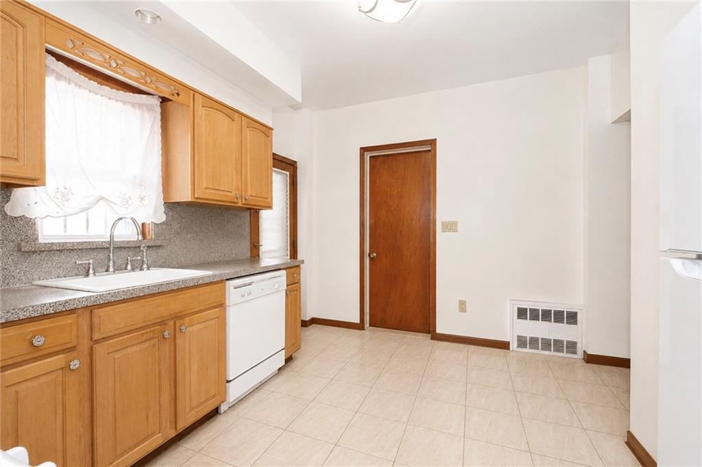 1429 70th Street Property Photo 6