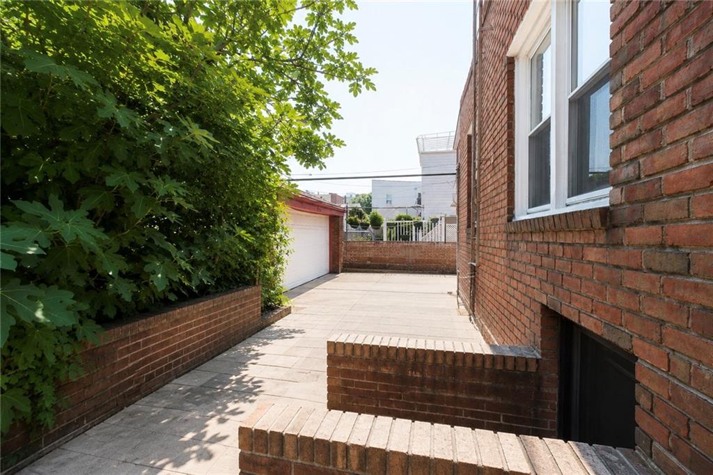 1429 70th Street Property Photo 43