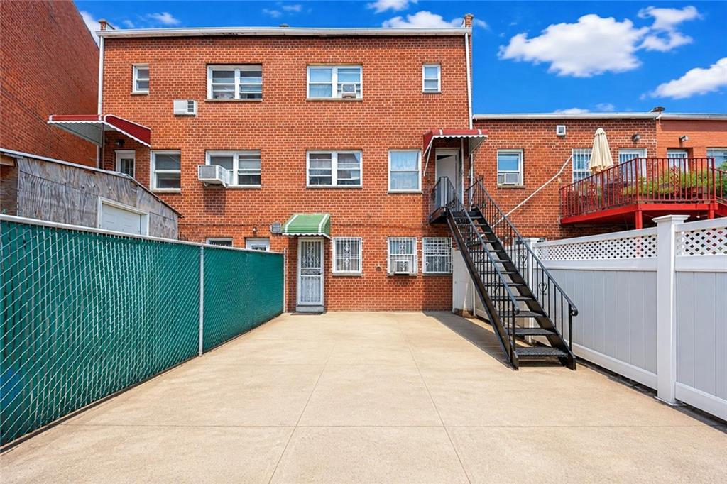 1049 East 56th Street Property Photo 3