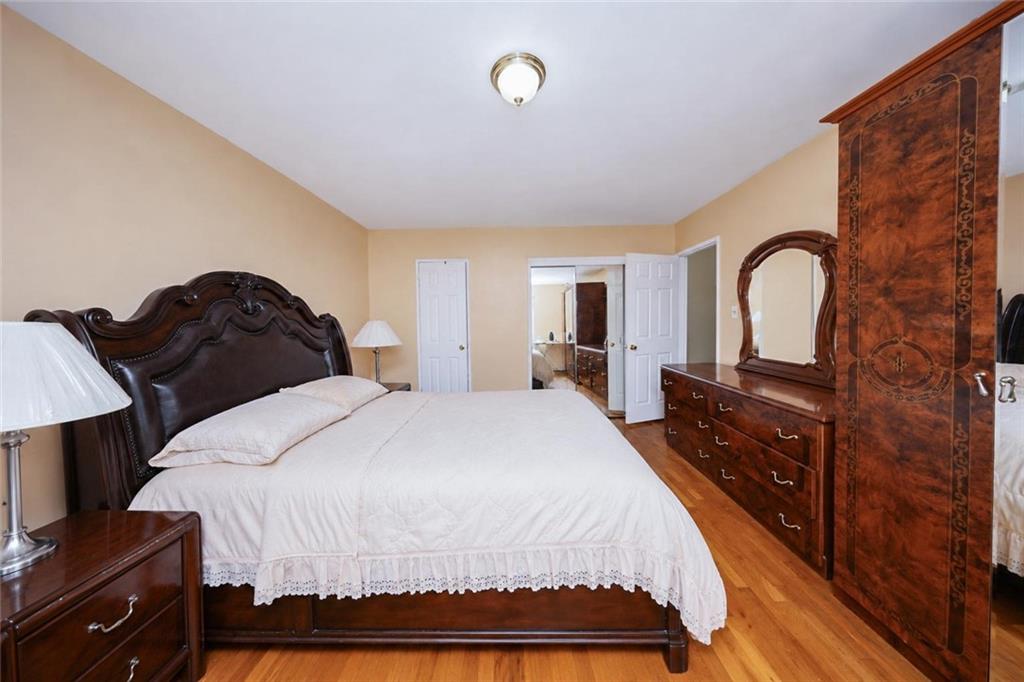 1049 East 56th Street Property Photo 14