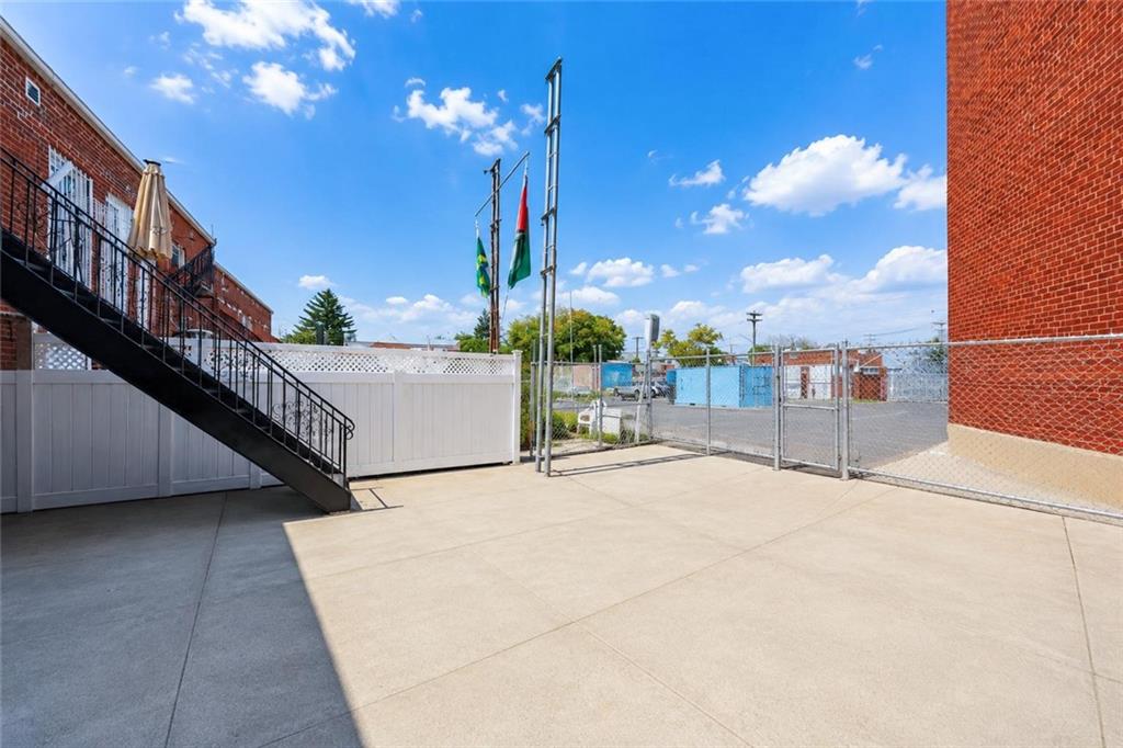 1049 East 56th Street Property Photo 27