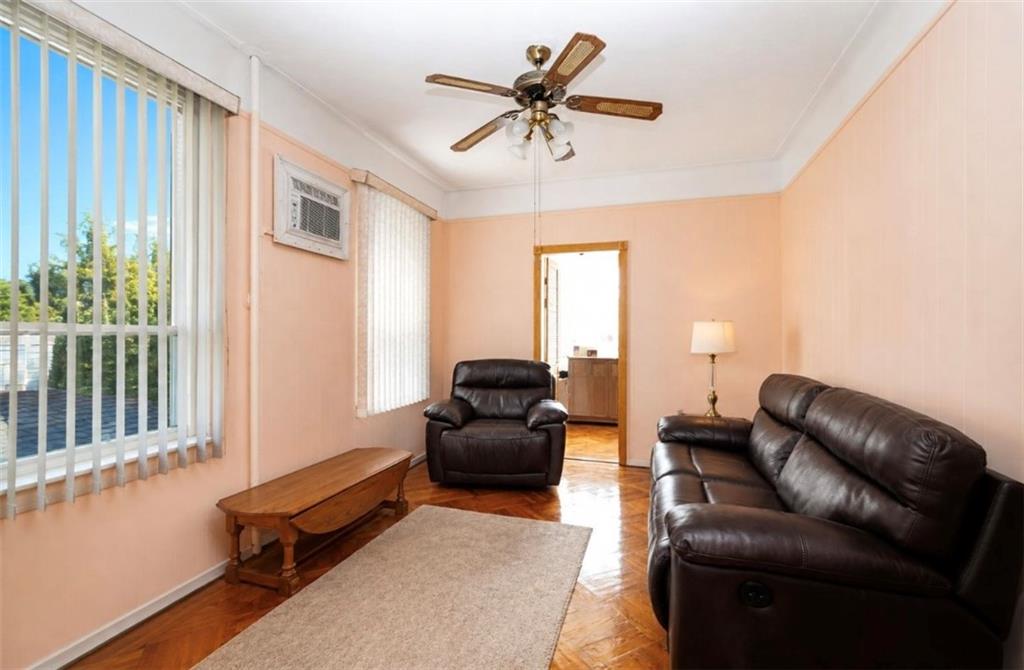 2459 West 2nd Street Property Photo 5