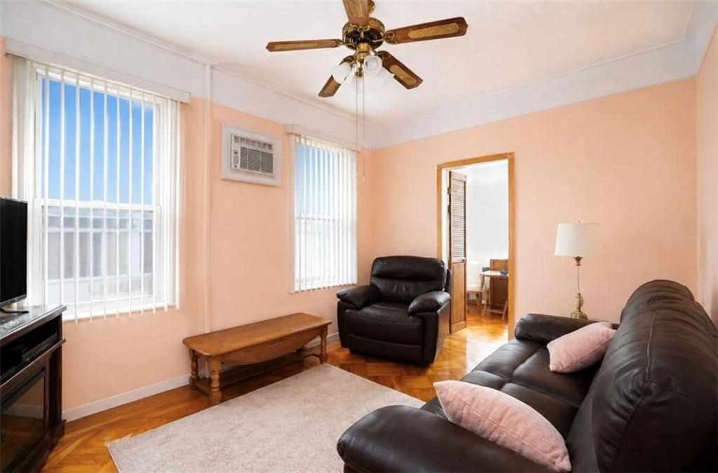2459 West 2nd Street Property Photo 6