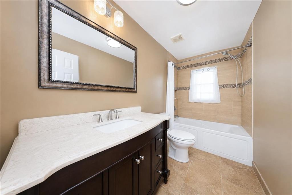 756 Hylan Boulevard Property Photo 13