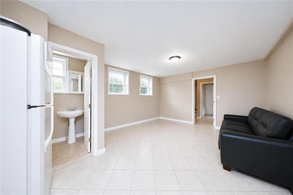756 Hylan Boulevard Property Photo 17