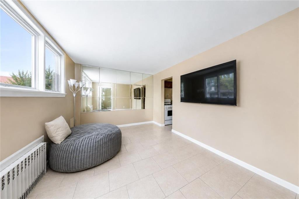 756 Hylan Boulevard Property Photo 21