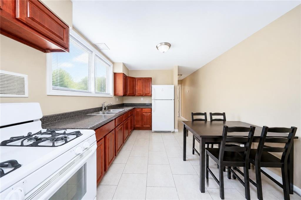 756 Hylan Boulevard Property Photo 23
