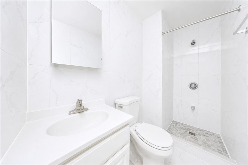 921 60th Street 3a Property Photo 5