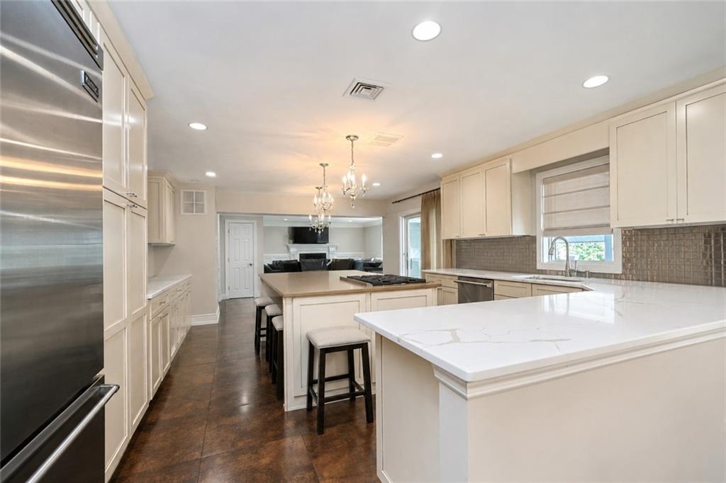 548 Lamont Avenue Property Photo 13