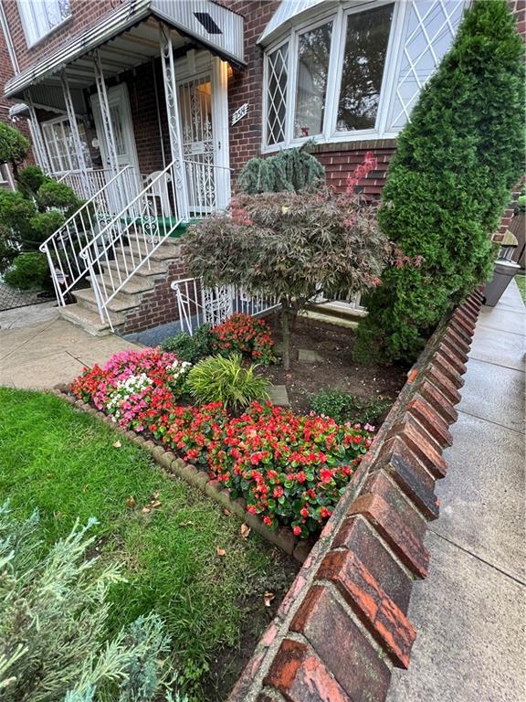2514 Bath Avenue Property Photo 4