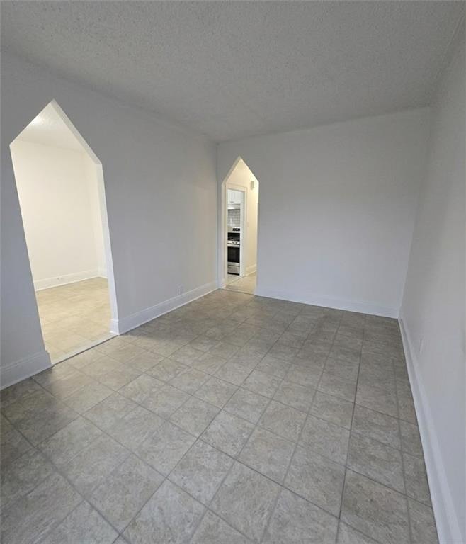 4115 Manhattan Avenue Property Photo 8