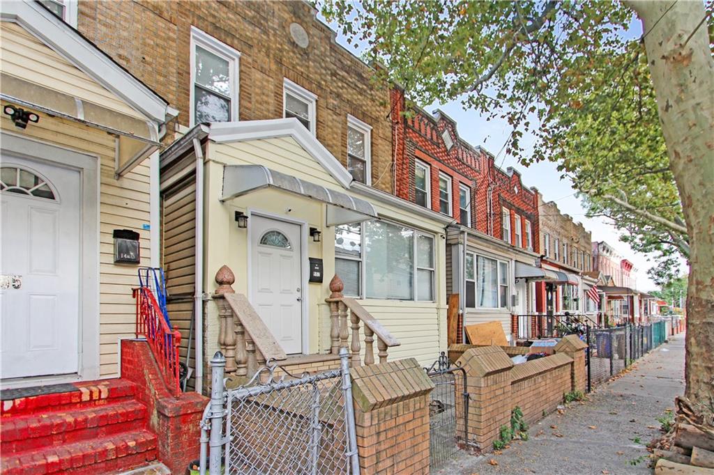 557 Drew Street Property Photo 2