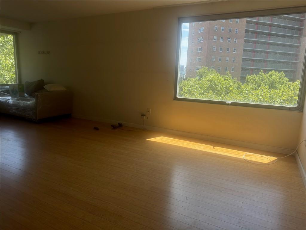 180 Park Row 7A Property Photo 1