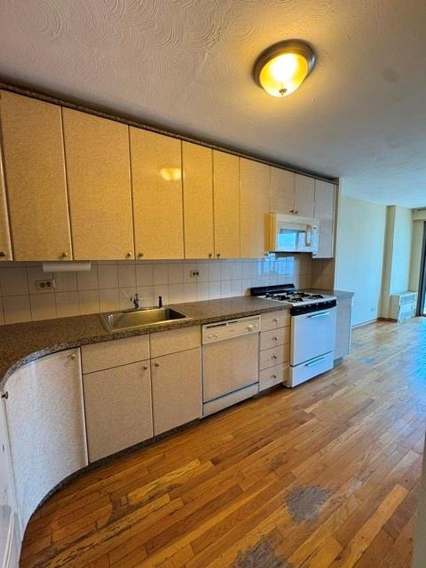 601 Surf Avenue 19m Property Photo 3