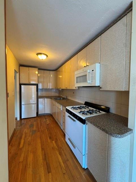 601 Surf Avenue 19m Property Photo 4