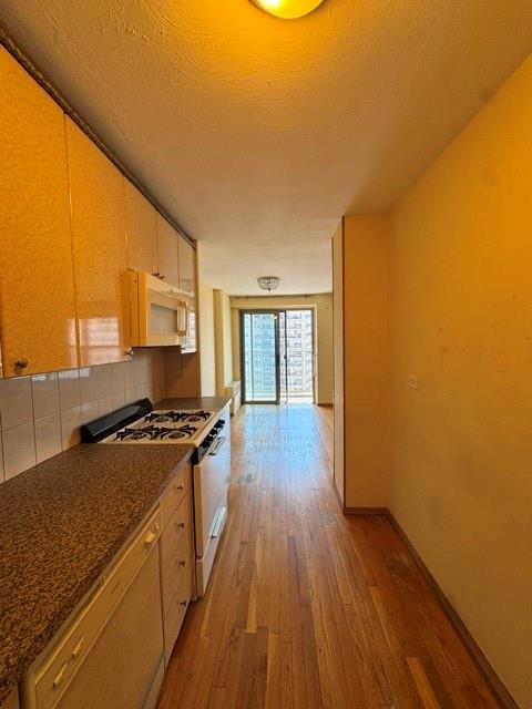 601 Surf Avenue 19m Property Photo 8