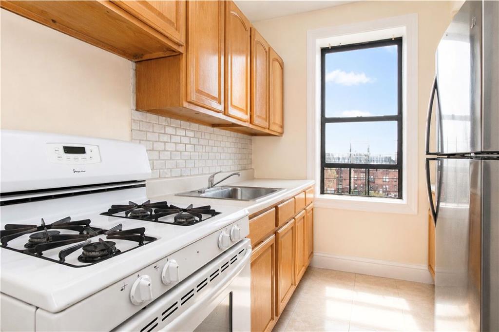 1289 East 19th Street F7 Property Photo 7