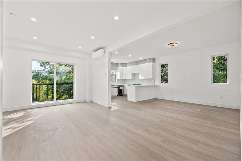 20 Creston Place Property Photo 6