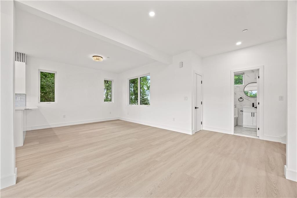 20 Creston Place Property Photo 14
