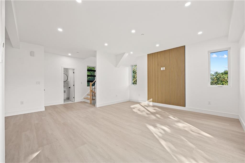 20 Creston Place Property Photo 16