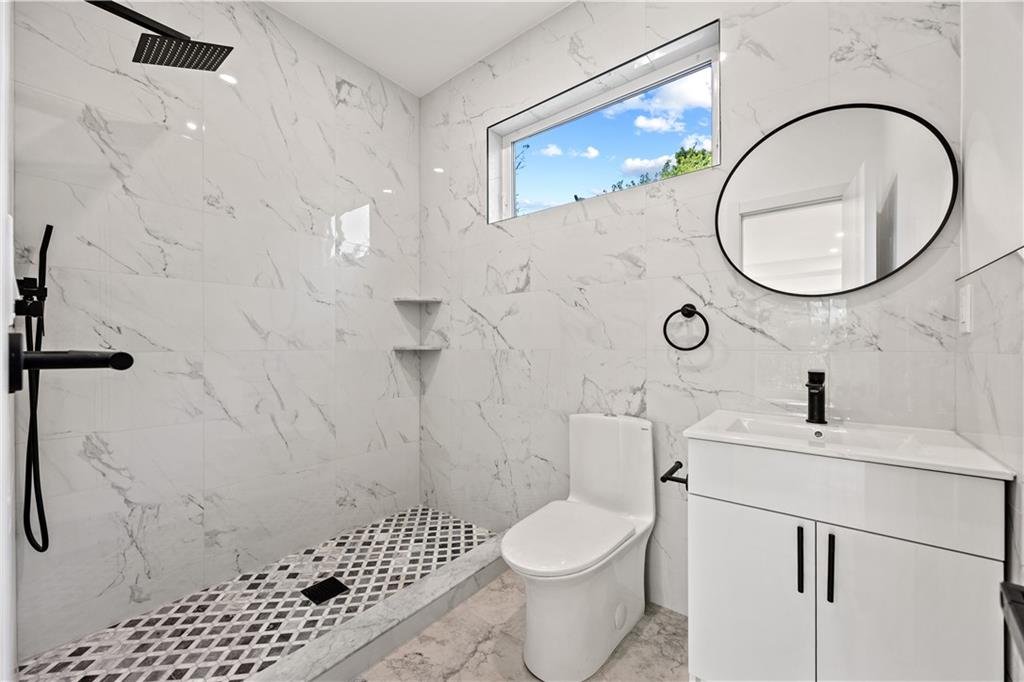 20 Creston Place Property Photo 17
