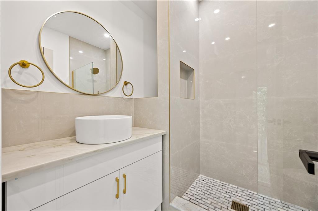 20 Creston Place Property Photo 24