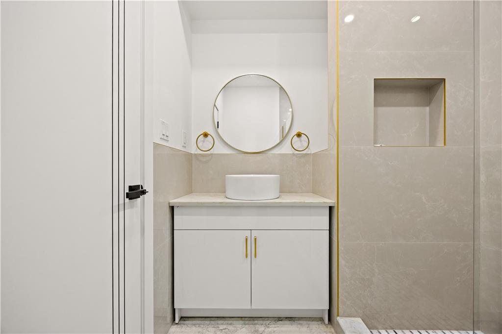 20 Creston Place Property Photo 26