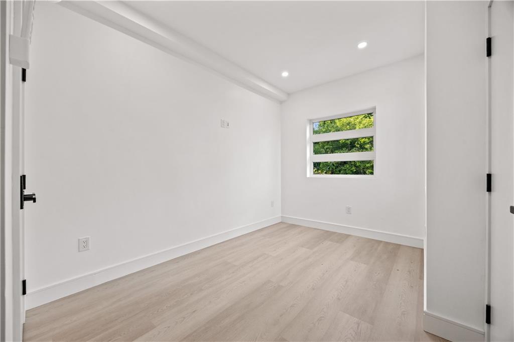 20 Creston Place Property Photo 27