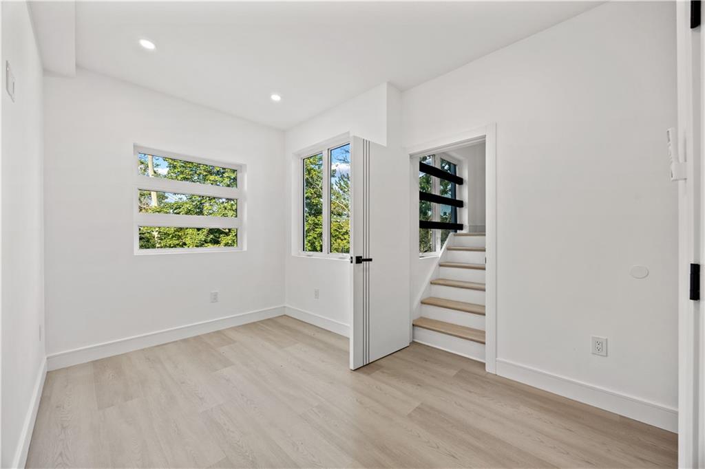 20 Creston Place Property Photo 29