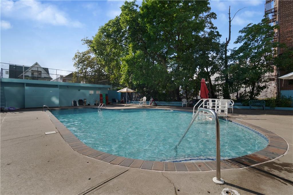 1360 Ocean Parkway 7c Property Photo 4