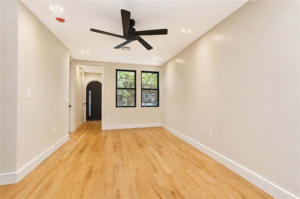 4433 Bedford Avenue Property Photo 15