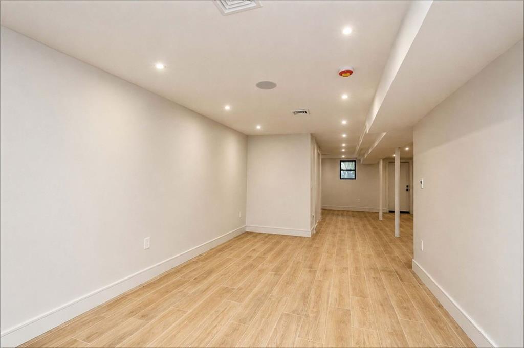 4433 Bedford Avenue Property Photo 23