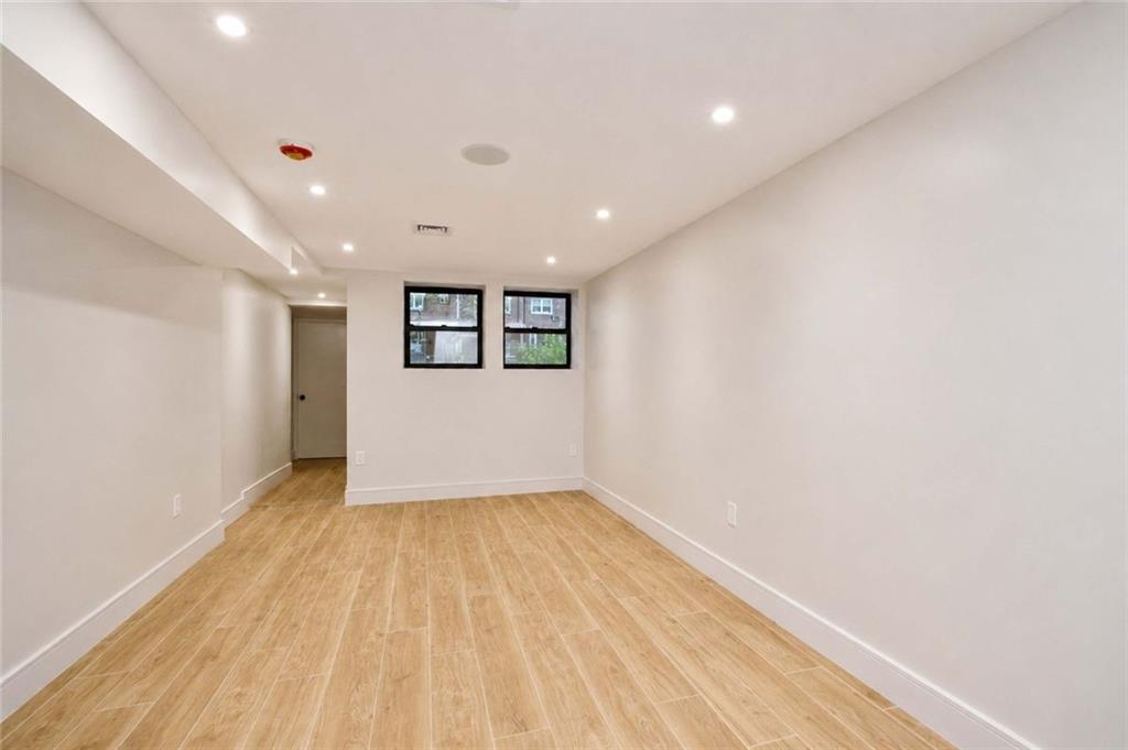 4433 Bedford Avenue Property Photo 24