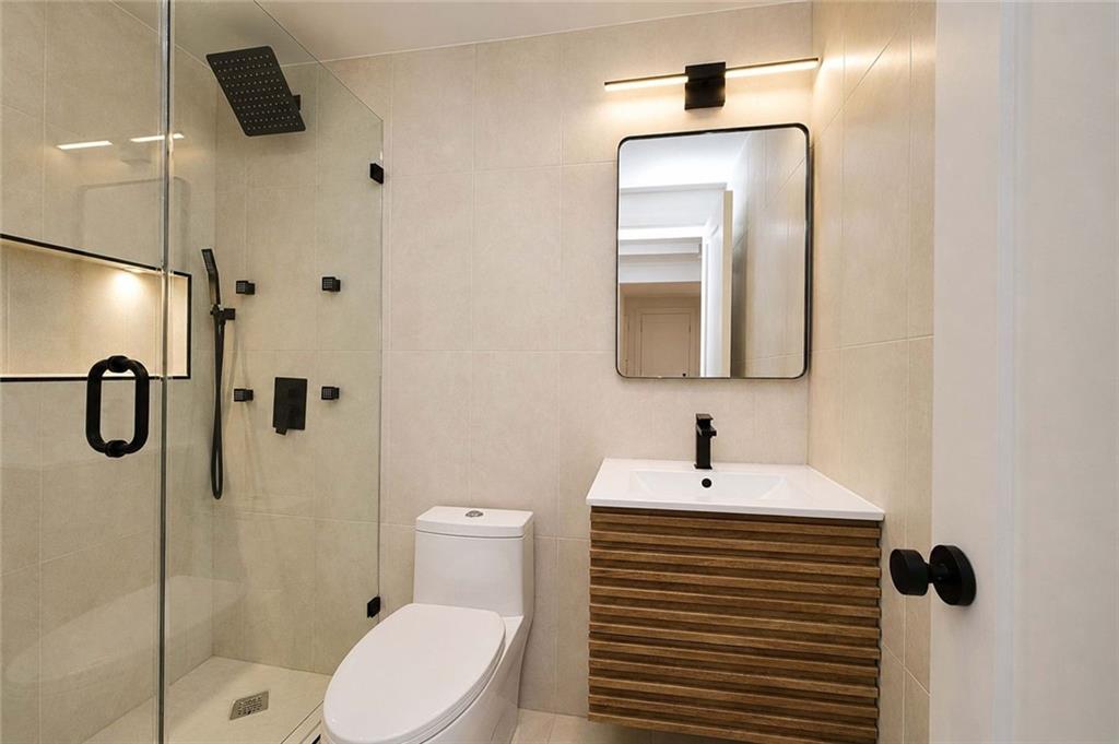 4433 Bedford Avenue Property Photo 25
