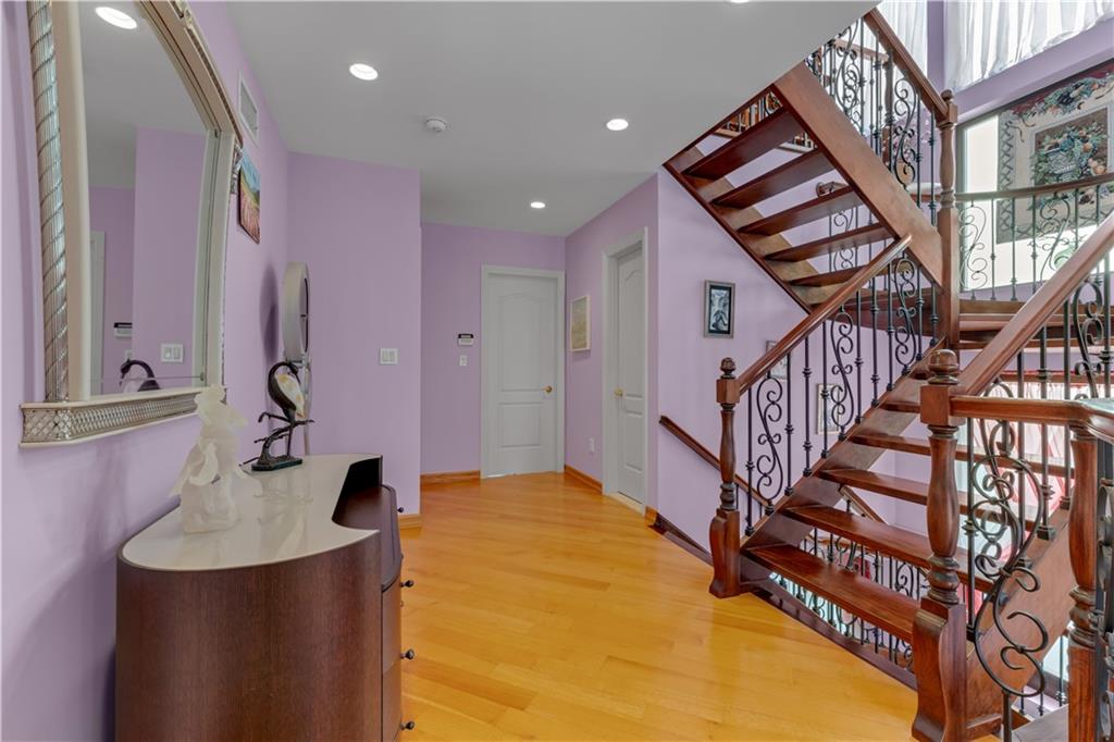 7 Whitman Drive Property Photo 13