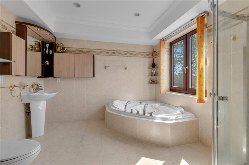 7 Whitman Drive Property Photo 15