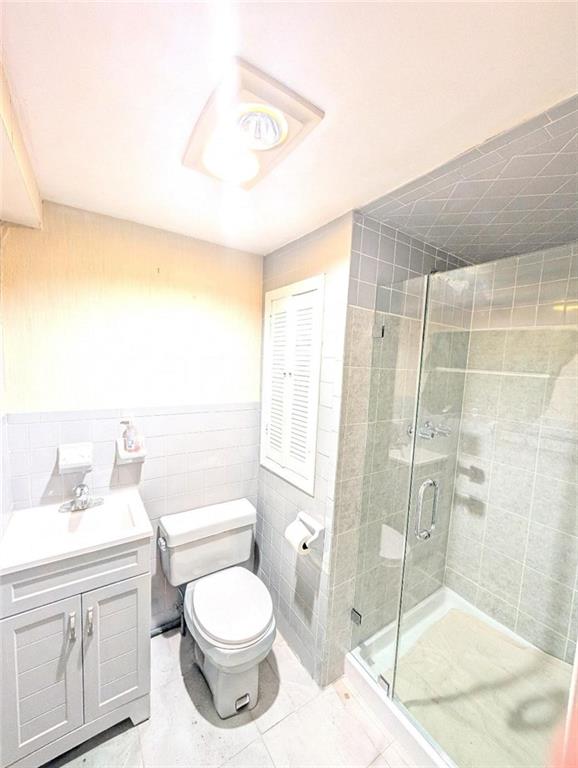 2041 Coyle Street Property Photo 8