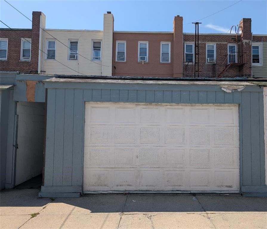 2041 Coyle Street Property Photo 10