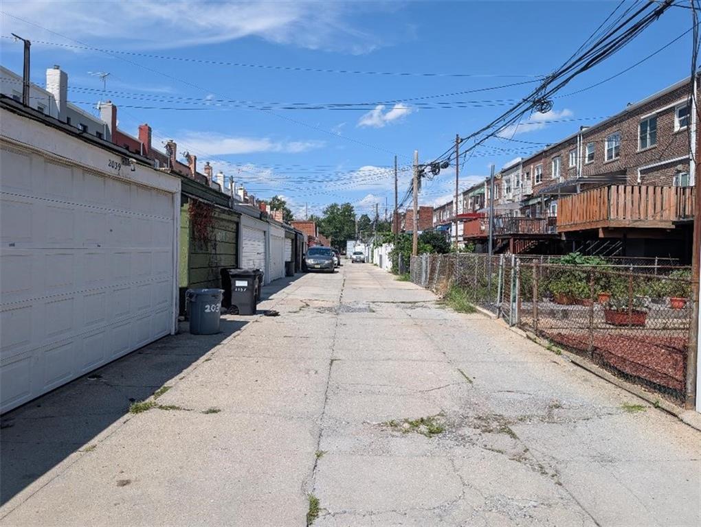 2041 Coyle Street Property Photo 11