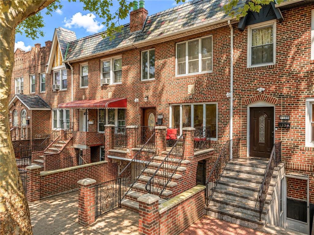 1333 East 40th Street Property Photo 1