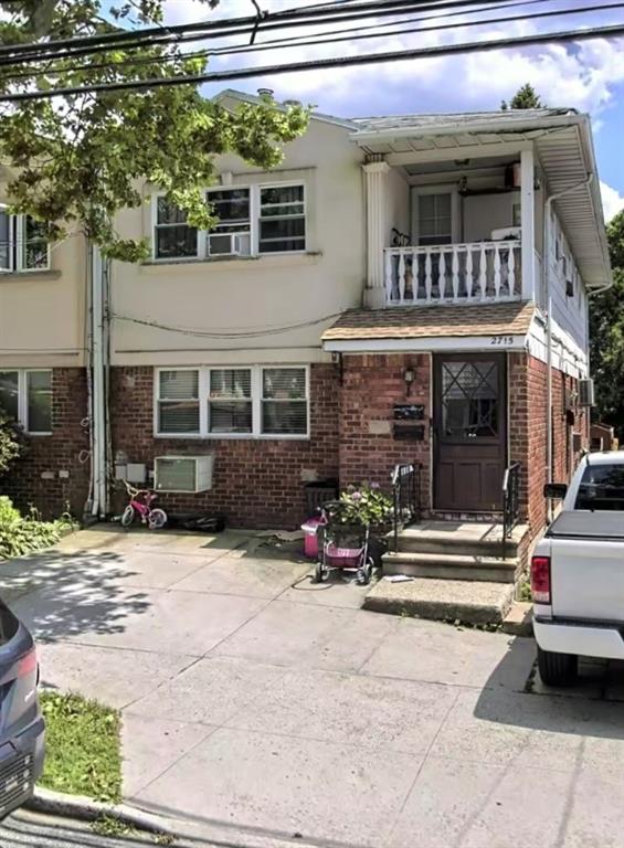 2715 East 63rd Street Property Photo 1