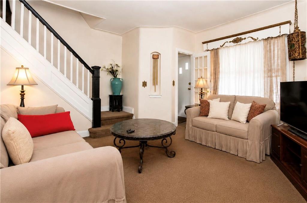41 Alton Place Property Photo 4