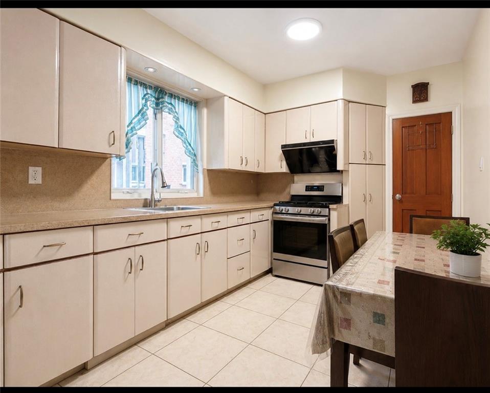 1934 Bay Ridge Avenue Property Photo 16